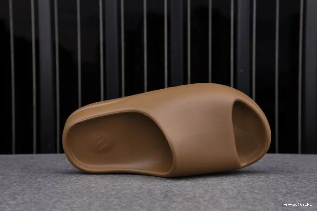 Core Adidas Yeezy G55492 Slide 0825
